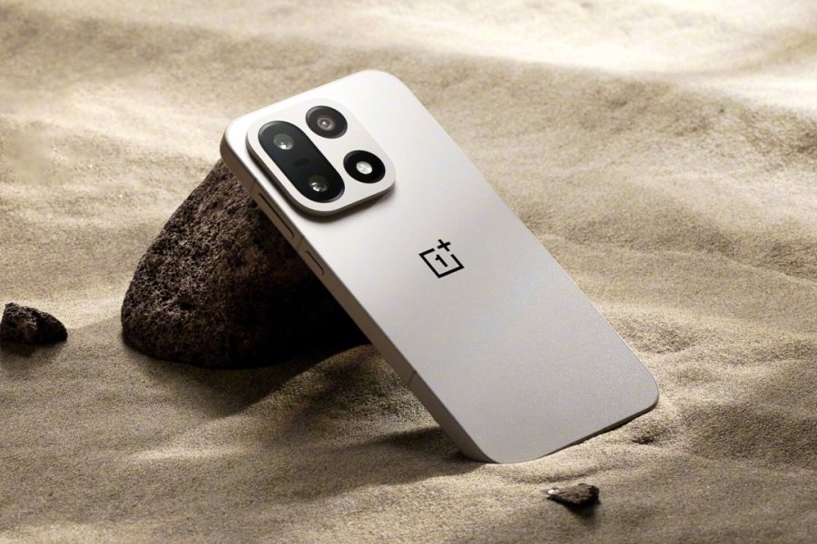 OnePlus 15, Dünyanın İlk 165 Hz OLED Ekranıyla Geliyor: Teknik Detaylar, Fırsatlar ve Beklentiler