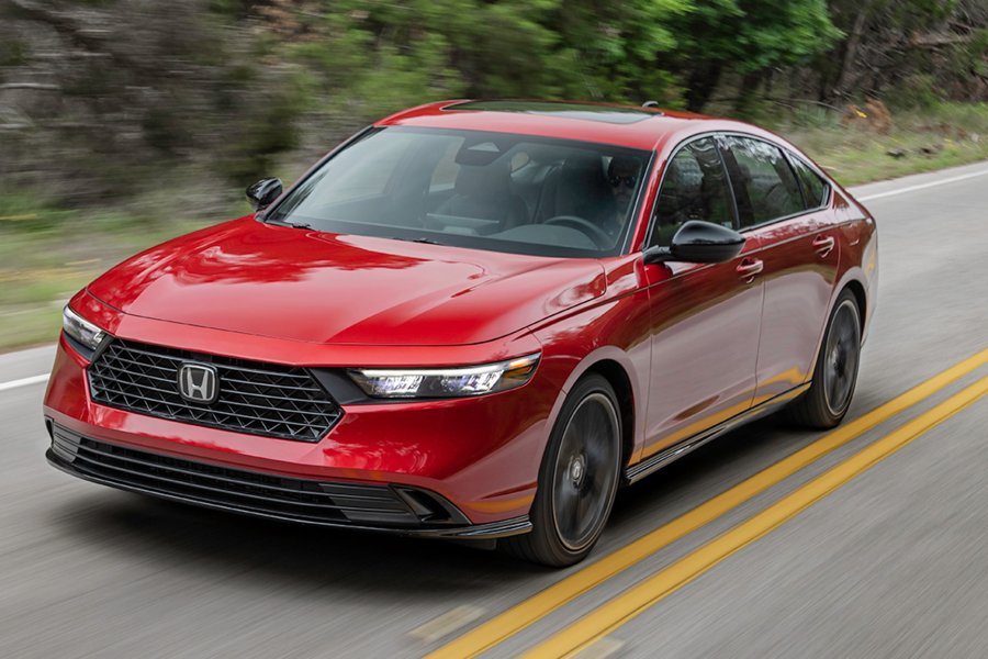 2026 Honda Accord Tanıtıldı: SUV Çağında Sedan Direnişi ve Yeni Özellikler