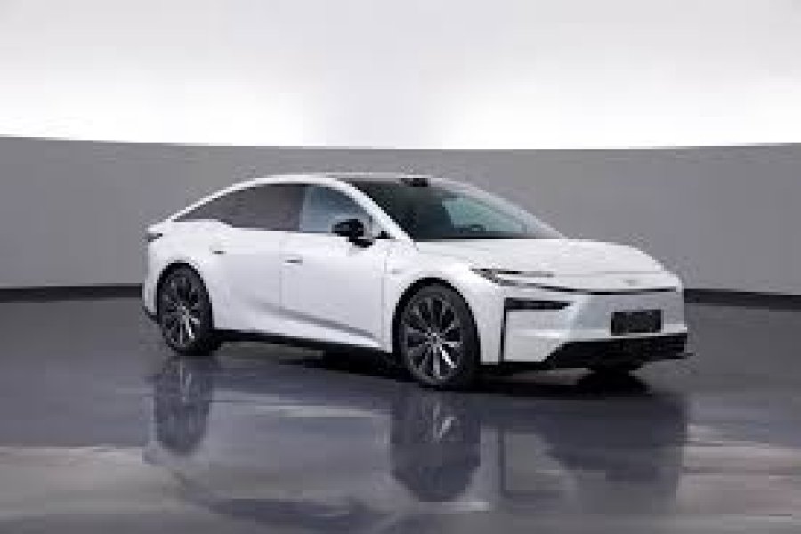 Toyota’nın “Uygun Fiyatlı” Lüks Elektrikli Sedanı bZ7 Kapış Kapış Gidiyor: 1 Saatte 3.100+ Sipariş, 700 km’ye Kadar Menzil